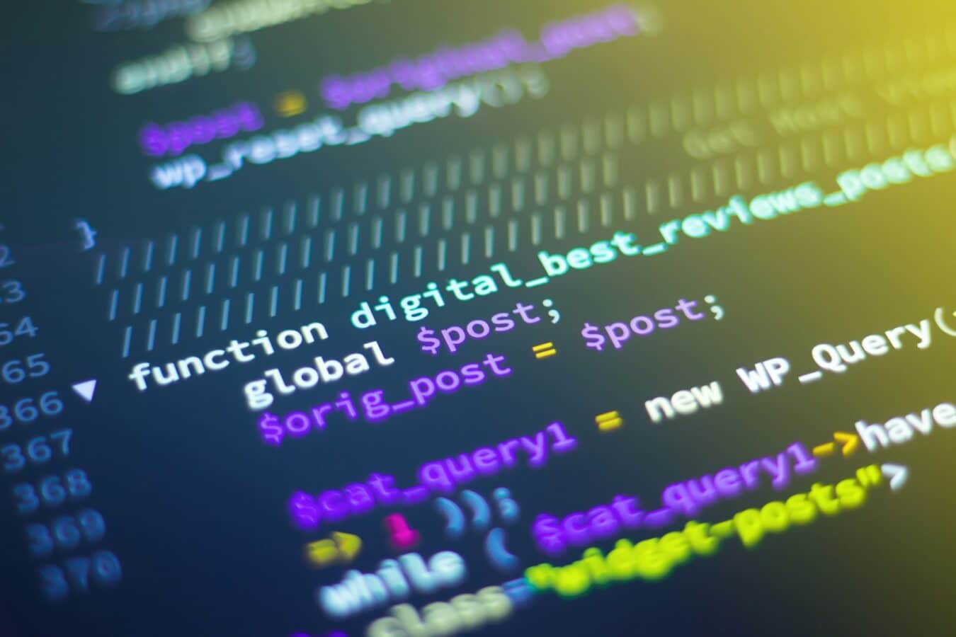 Technische Arbeitsumgebung als Symbol für dokumentierte Prüf- und Entwicklungsschritte.